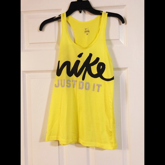 Nike Tops - NWOT: nike tank